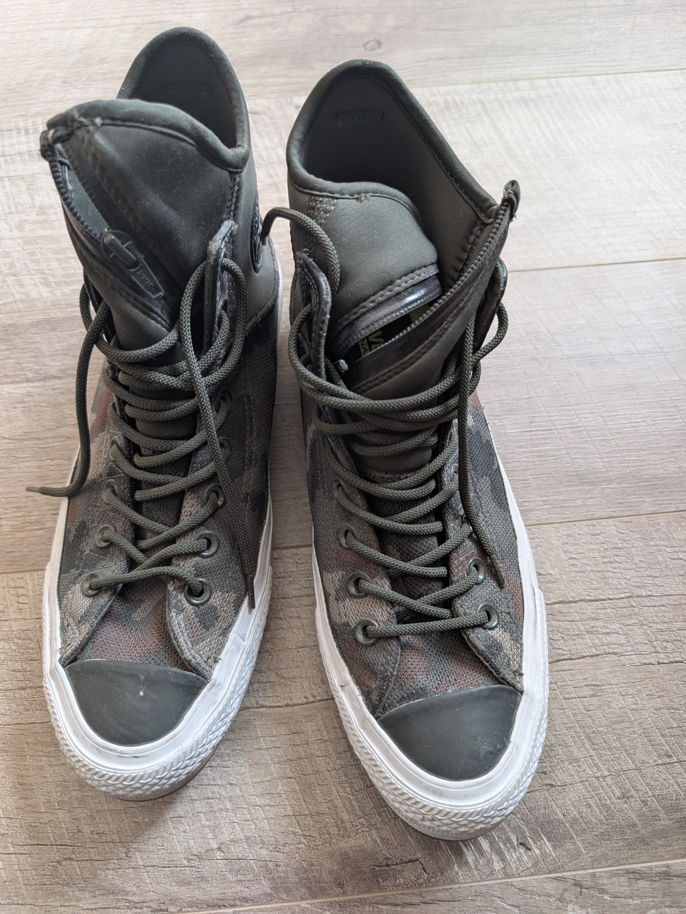 Women's High-Top Camo Canvas Sneakers - Olive Green